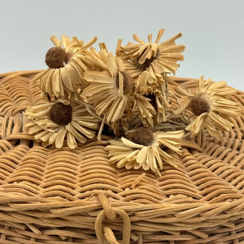 Vintage Wicker Lidded Basket Floral Top Cottagecore Storage‎ Sewing Box